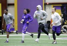 Vikings dice que no quiere transferir a Adrian Peterson