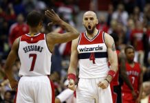 Wizards apalearon a Raptors y los barren en la serie