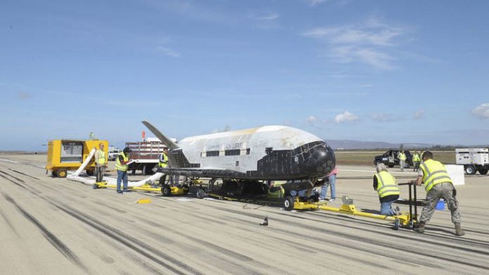 X37B28042015