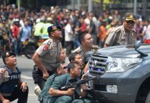Policía de Indonesia atribuye a EI atentado suicida en Yakarta