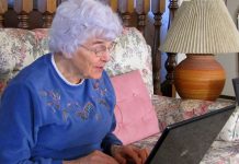 «Por favor» y «gracias», la abuela que hace sonreír a Google