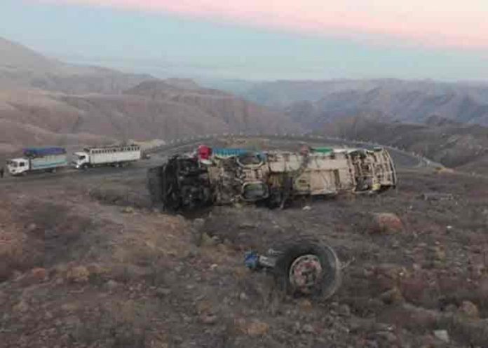 peru, accidentes, omnibus, muertos,