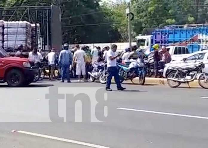 nicaragua, accidente, carretera norte, motociclistas, camion, managua,