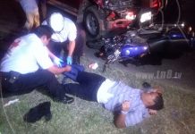 Motociclista y acompañante resultan lesionados en accidente