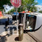 Madre e hija resultan con golpes en violento accidente en Managua