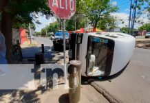 Madre e hija resultan con golpes en violento accidente en Managua