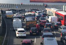 Londres: Protesta bloquea el acceso al aeropuerto de Heathrow