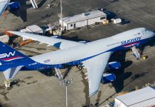 Afganistán: 7 muertos tras estrellarse avión de Azerbaiyán