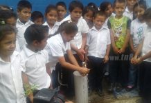 Enacal garantiza agua a colegio en comarca de Managua
