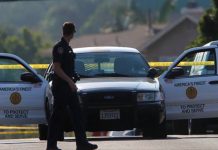Arrestan a alcalde en EEUU por jugar a strip-poker con adolescentes
