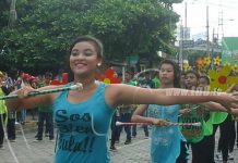 Estudiantes celebran el día de la Alegría