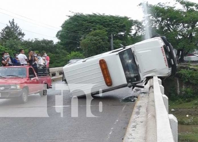 nicaragua, esteli, ambulancia, accidente, puente, rio,