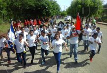 Juventud sandinista corren la antorcha de la revolución en Nandaime