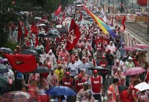Trabajadores protestan en Brasil contra juicio político presidencial