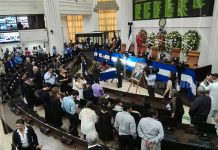 Realizan acto solemne en la Asamblea por René Núñez