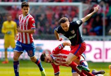 El Atlético pierde en Gijón