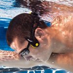 Crean audífonos submarinos que transmiten música a través del cráneo exito