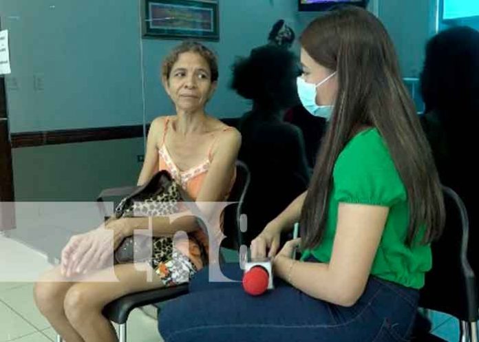 ayuda-2 nicaragua, managua, mujer, solicitud, ayuda, economico,