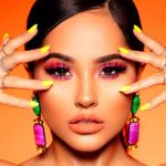belleza, becky g, linea de maquillaje, cantante, tresluce, mundo empresarial,