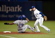 Rangers: Beltré salió de primer juego por dolencia en espalda