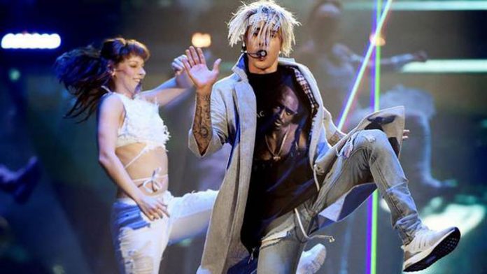 bieber-sufre-caida