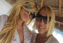 Nuevamente posa en bikini Laura Bozzo, esta vez con su hija