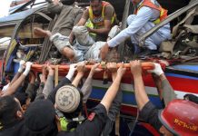 Pakistán: 15 muertos y decenas de heridos tras explotar una bomba en un autobús