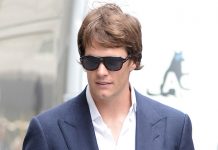 Tom Brady toma el sol desnudo