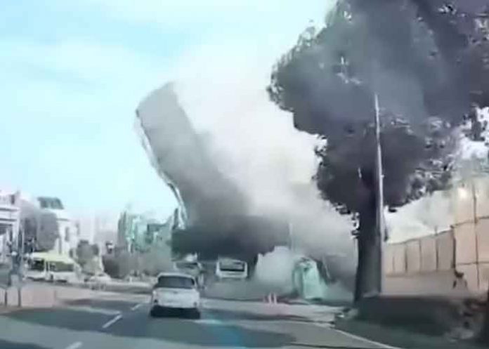 corea del sur, bus, edificio, demolicion,