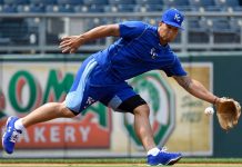 Royals aseguran a Cheslor Cuthbert