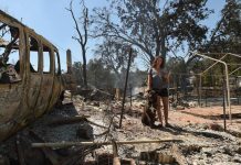 Un detenido por fuego que arrasó un pueblo en California