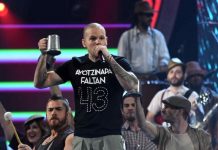 Calle 13 sigue recordando a los 43 estudiantes desaparecidos en México