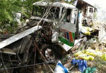 Camión se desborda en un abismo de Telpaneca