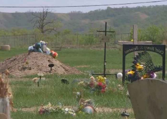 canada, conmocion, encuentro, tumbas, menores, indigenas, internado,