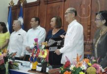 Canciller de China Taiwán recibe llaves de Granada