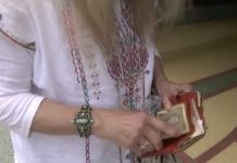 Mujer recupera la billetera que perdió hace 46 años en California estados unidos, billetera, california,
