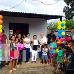 Con mucha alegría humilde señora del barrio Hugo Chávez recibe su casa nicaragua, casa, barrio hugo chavez,