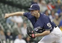 Cerveceros vencen a Mets y Tigres a Yanquis