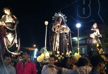 Chinandeganos participan en la procesión del Santo Entierro