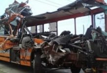 Más de 50 muertos por choque de autobús en Ghana