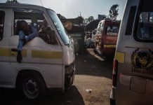 Kenia: Choque de vehículos deja 2 muertos y 33 heridos