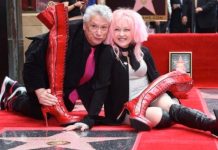 Cindy Lauper desvela su estrella en el Paseo de la Fama