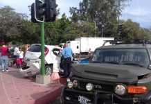 Managua: Choque en semáforos de donde fue el Cine González