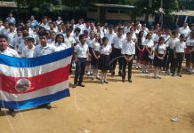 Estudiantes de Nueva Guinea celebran la Independencia