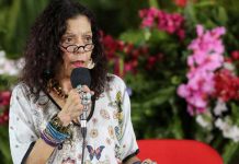 Gobierno acompaña a familias afectadas por sismos