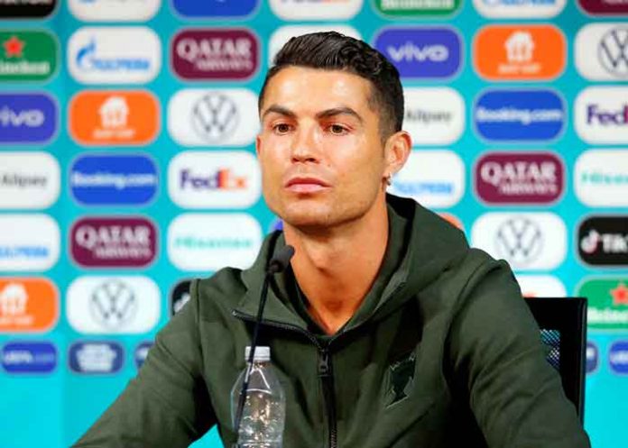 eurocopa, cristinao ronaldo, coca cola, conferencia, perdida millonaria, viral,