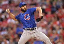 Jake Arrieta lanza sin hit en paliza de Cachorros ante Rojos