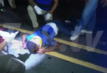 Motociclista es arrollado por un camión