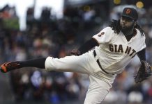 Johnny Cueto siempre mira hacia adelante