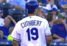 Cuthbert apagado con el madero en la victoria de Kansas